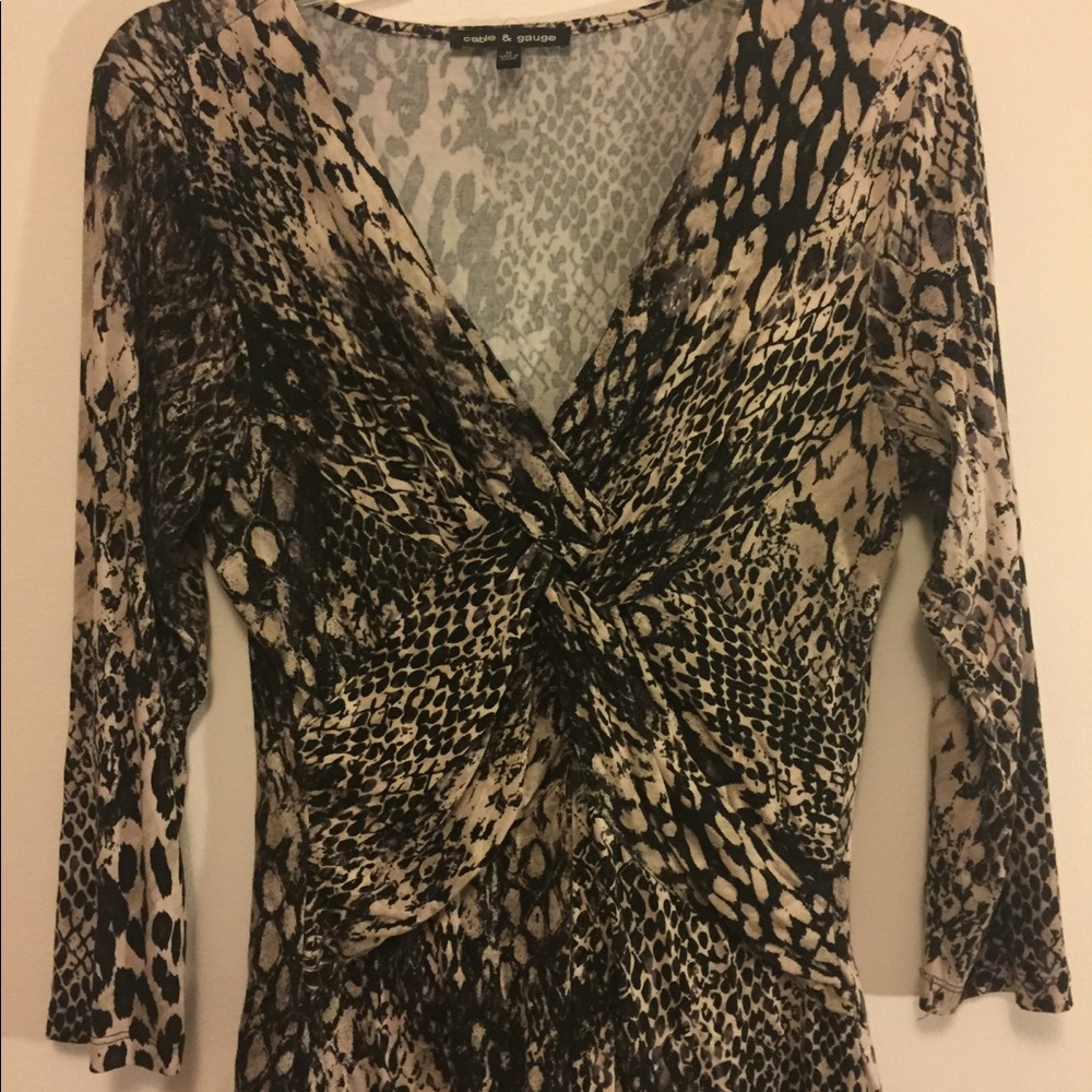 Leopard print V neck 3/4 length sleeves